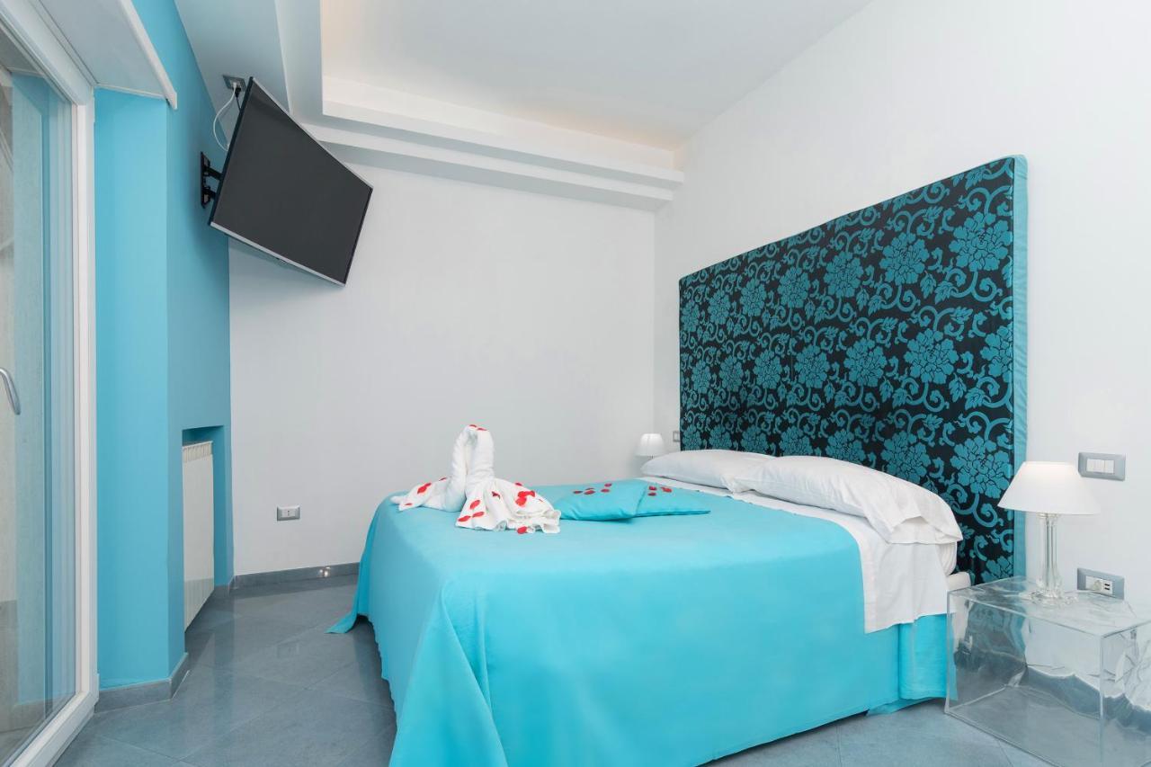 Guest House Emily Suites Sorrento Bagian luar foto